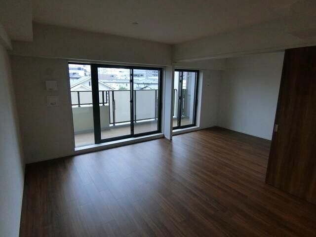 ��ʌ�����s�㒬�Q���ڂ̃}���V�����̋��ԁE���r���O