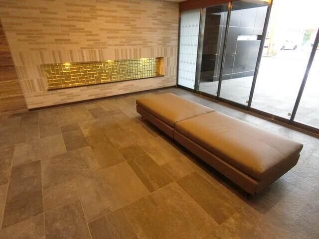 ��ʌ�����s�㒬�Q���ڂ̃}���V�����̃G���g�����X