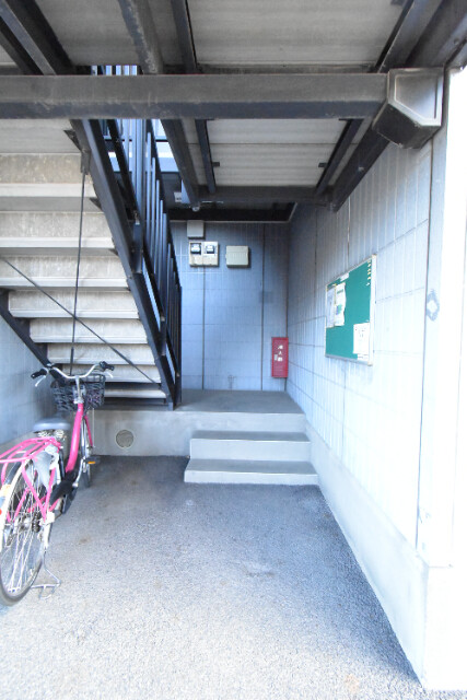 ��ʌ�����s���ԂR���ڂ̃A�p�[�g�̃G���g�����X