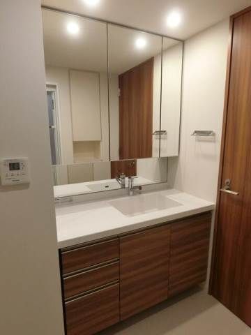 ��ʌ�����s�㒬�Q���ڂ̃}���V�����̐��ʏ�