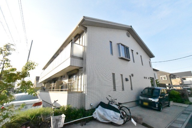 ��ʌ��z�J�s���C�N�^�E���P���ڂ̃A�p�[�g�̌����O��