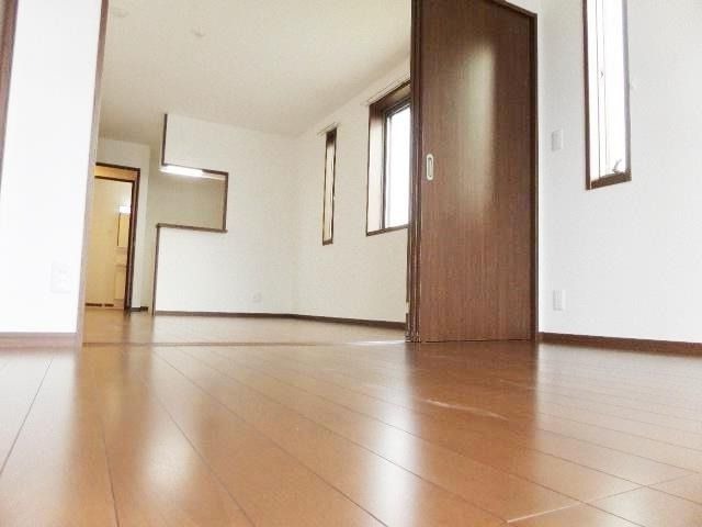 ��ʌ��z�J�s���C�N�^�E���P���ڂ̃A�p�[�g�̋��ԁE���r���O