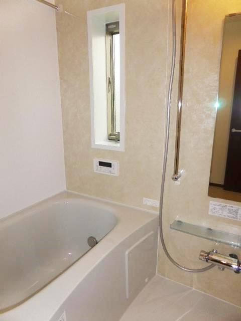 ��ʌ��z�J�s���C�N�^�E���P���ڂ̃A�p�[�g�̃o�X