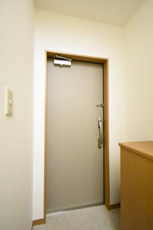 ��ʌ��k�����S�ɓޒ������j�U���ڂ̃A�p�[�g�̌���