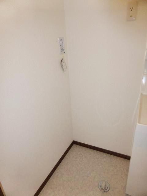 ��ʌ��z�J�s���C�N�^�E���P���ڂ̃A�p�[�g�̂��̑�