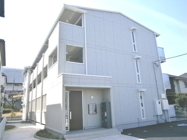 ��ʌ������s�������̃A�p�[�g�̌����O��