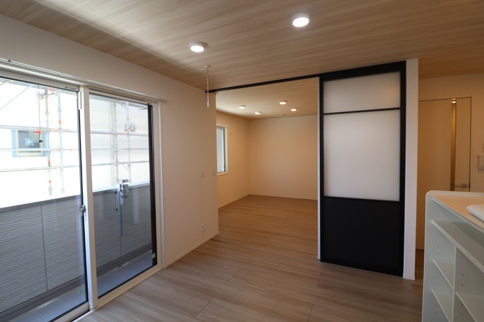 ��ʌ��������܎s�΋�����R���ڂ̃A�p�[�g�̃o���R�j�[