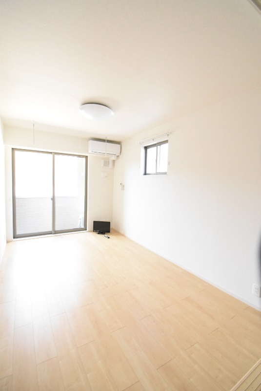 ��ʌ��������܎s������厚���V��̃A�p�[�g�̋����E���r���O