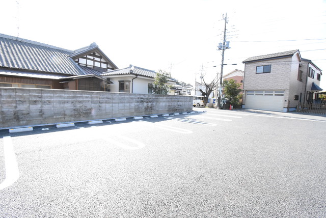 ��ʌ��������܎s������厚���V��̃A�p�[�g�̒��ԏ�