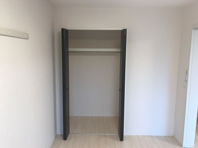 ��ʌ�����s�厚���L�˂̃A�p�[�g�̎��[