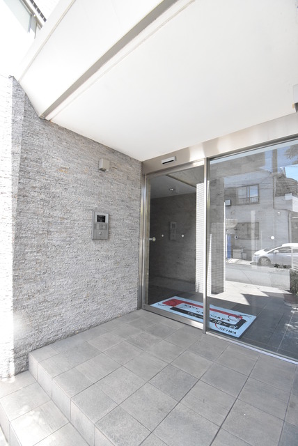 ��ʌ�����s�厚���̃}���V�����̃G���g�����X