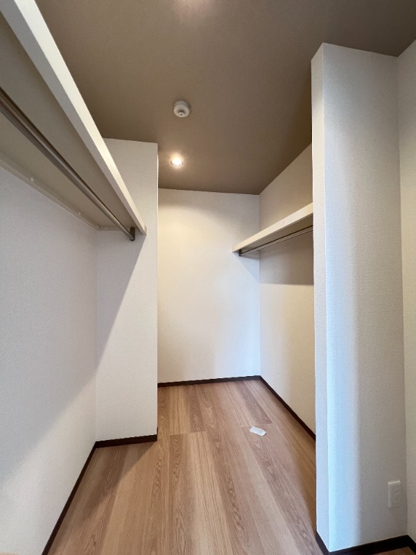 ��ʌ��������܎s�΋�厚���̃A�p�[�g�̎��[