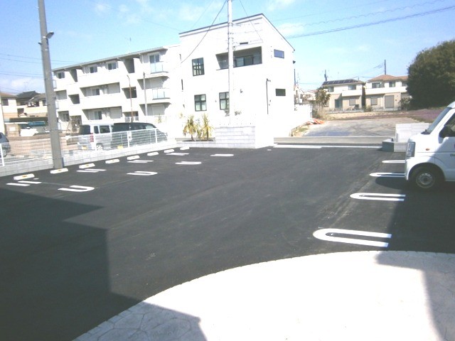 ��ʌ������s�������̃A�p�[�g�̒��ԏ�