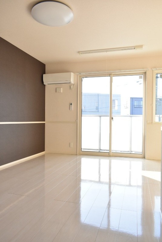 ��ʌ��������܎s�k��y�C���Q���ڂ̃A�p�[�g�̋��ԁE���r���O