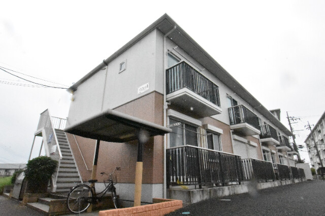 ��ʌ��������܎s�k�捡�H���̃A�p�[�g�̌����O��