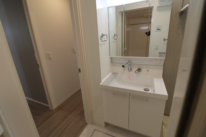 ��ʌ��������܎s�΋�����R���ڂ̃A�p�[�g�̐��ʏ�