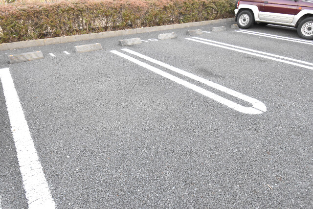 ��ʌ�����s�厚�ԎR�̃}���V�����̒��ԏ�