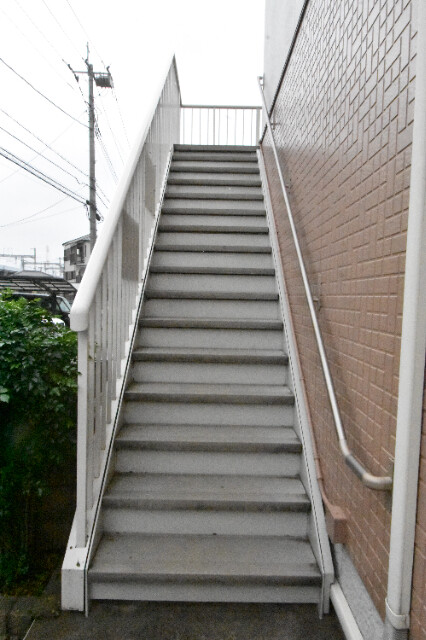 ��ʌ��������܎s�k�捡�H���̃A�p�[�g�̃G���g�����X