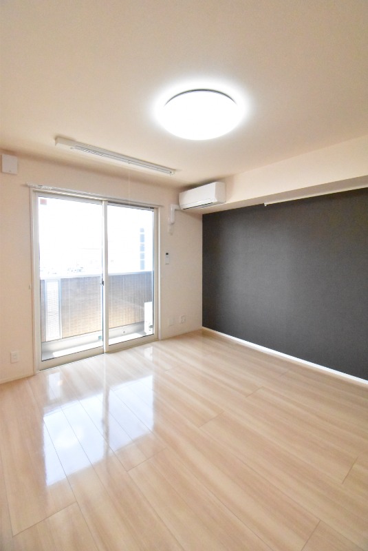 ��ʌ��������܎s�k��y�C���Q���ڂ̃A�p�[�g�̋��ԁE���r���O