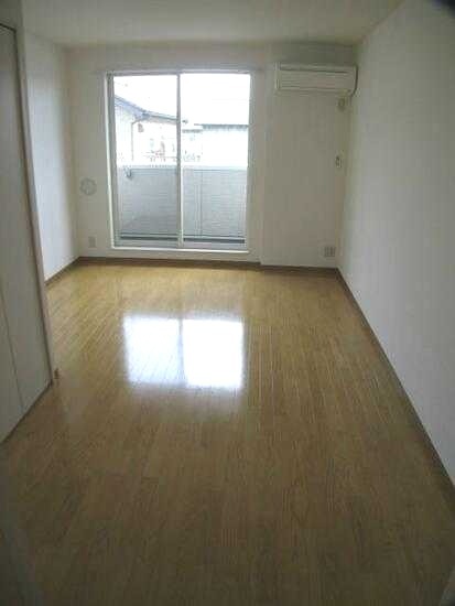 ��ʌ��������܎s�������J�Q���ڂ̃A�p�[�g�̋��ԁE���r���O