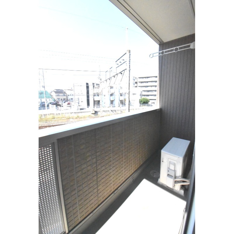 ��ʌ��������܎s�k��y�C���Q���ڂ̃A�p�[�g�̃o���R�j�[