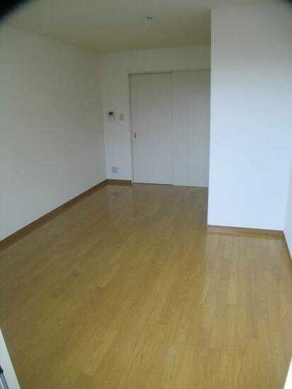 ��ʌ��������܎s�������J�Q���ڂ̃A�p�[�g�̂��̑������E�X�y�[�X