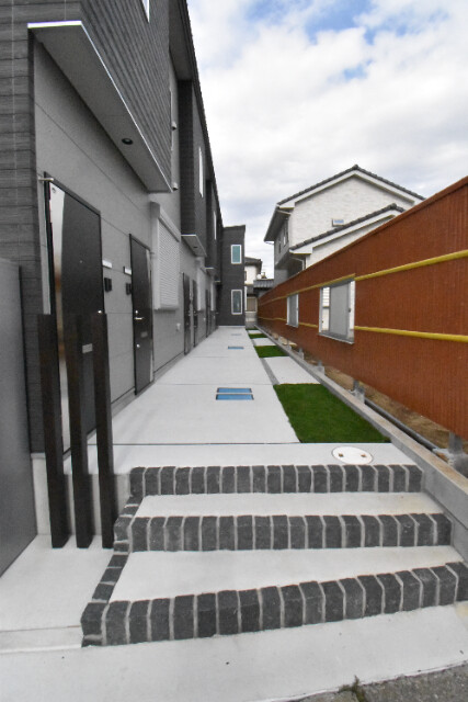 ��ʌ��������܎s�k��{�����S���ڂ̃A�p�[�g�̃G���g�����X