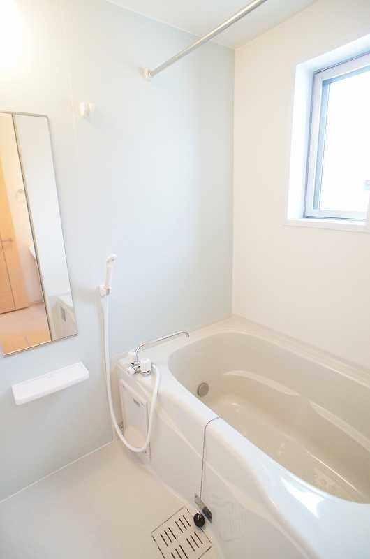 ��ʌ������s�����Q���ڂ̃A�p�[�g�̃o�X