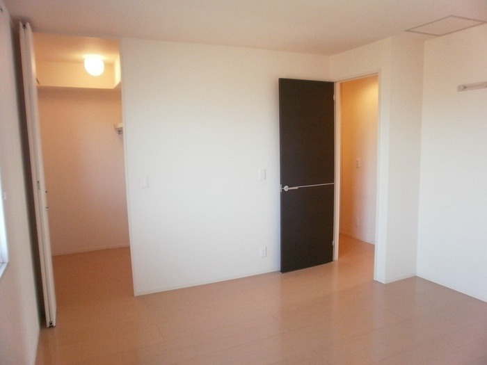 ��ʌ������s�ẪA�p�[�g�̂��̑������E�X�y�[�X