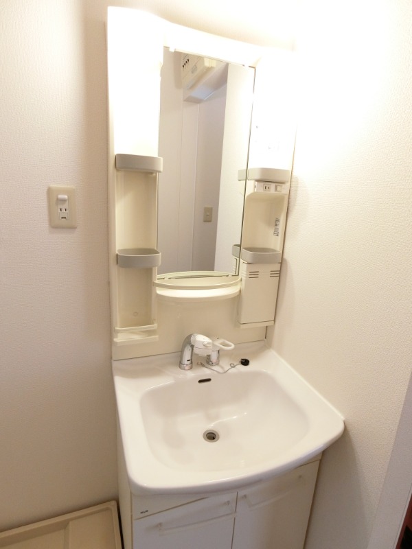 ��ʌ��������܎s�������a�c���Q���ڂ̃}���V�����̐��ʏ�