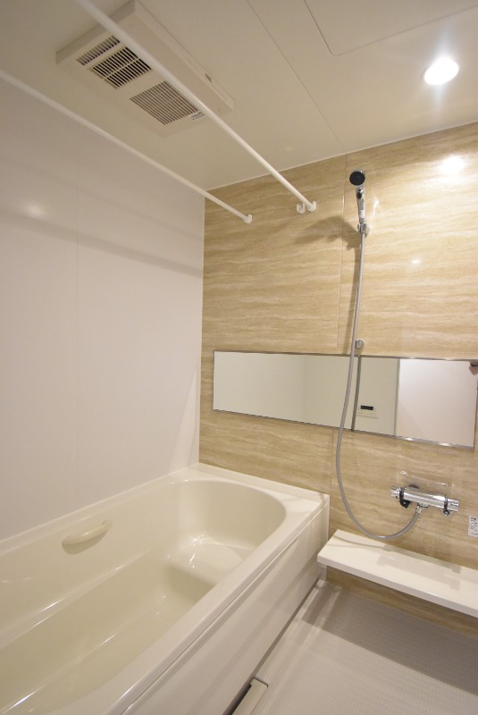 ��ʌ�����s�łS���ڂ̃}���V�����̃o�X