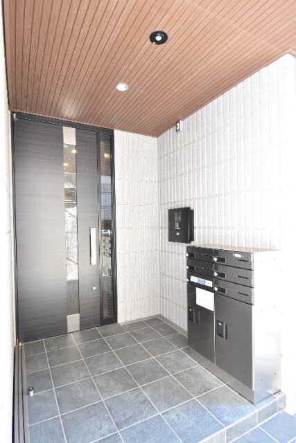 ��ʌ�����s�łS���ڂ̃}���V�����̃G���g�����X