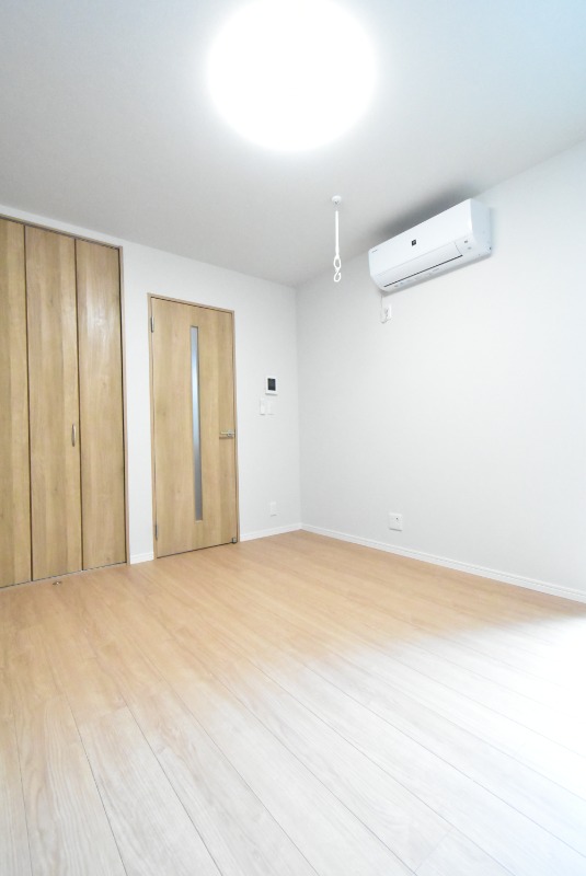 ��ʌ��z�J�s�k�z�J�Q���ڂ̃A�p�[�g�̋��ԁE���r���O