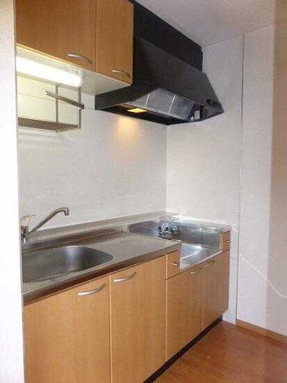 ��ʌ�����s�厚�ΐ_�̃A�p�[�g�̃L�b�`��