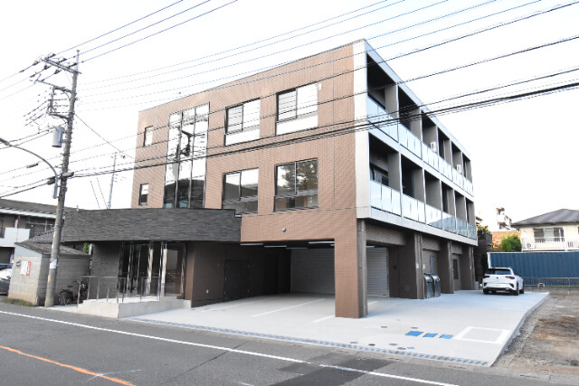 ��ʌ�����s������S����3�̃}���V�����̌����O��