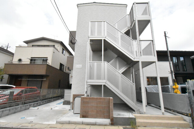 ��ʌ��z�J�s�k�z�J�Q���ڂ̃A�p�[�g�̃G���g�����X