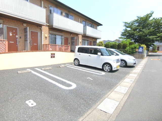 ��ʌ�����s�厚�ΐ_�̃A�p�[�g�̒��ԏ�