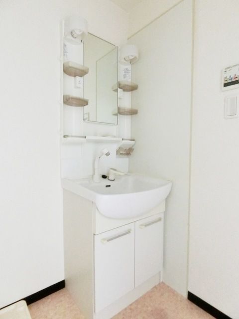 ��ʌ��k�����S�ɓޒ������j�P���ڂ̃A�p�[�g�̐��ʏ�