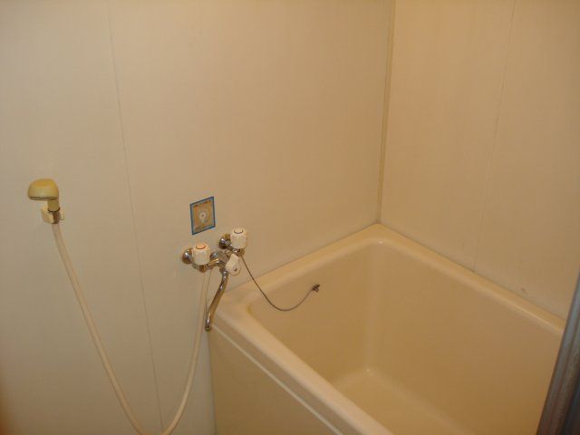 ��ʌ������s�����Q���ڂ̃}���V�����̃o�X