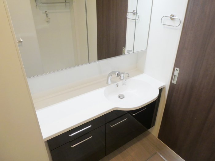 ��ʌ�����s���L�Q���ڂ̃A�p�[�g�̐��ʏ�