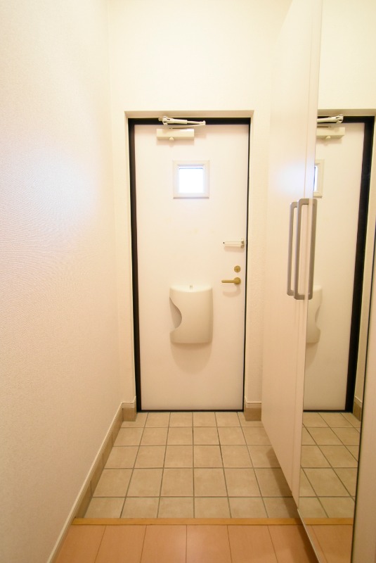 ��ʌ��k�����S�ɓޒ��厚�����̃A�p�[�g�̌���