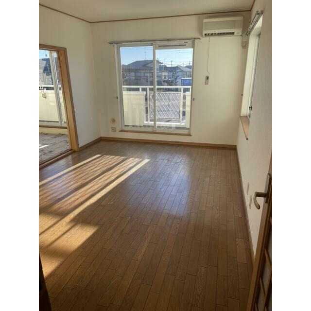 ��ʌ��������܎s��΋�{�ۂR���ڂ̃A�p�[�g�̋��ԁE���r���O