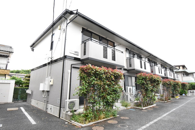 ��ʌ��������܎s�k�擌�听���Q���ڂ̃e���X�n�E�X�̌����O��