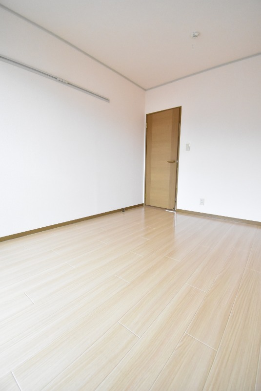 ��ʌ��������܎s�k�擌�听���Q���ڂ̃e���X�n�E�X�̂��̑������E�X�y�[�X