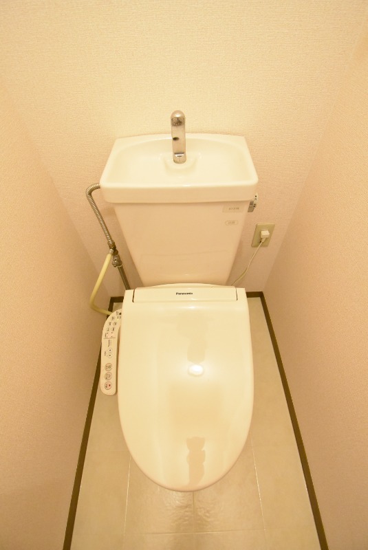 ��ʌ��������܎s�k�擌�听���Q���ڂ̃e���X�n�E�X�̃g�C��