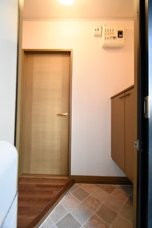 ��ʌ��������܎s�΋擌�Y�a�R���ڂ̃A�p�[�g�̌���