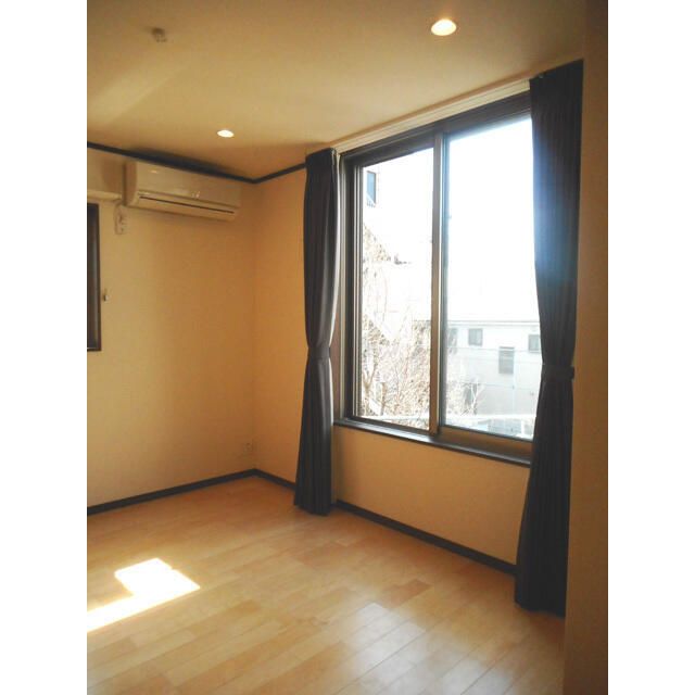 ��ʌ��������܎s��{�捂�@���Q���ڂ̈�ˌ��Ă̋����E���r���O