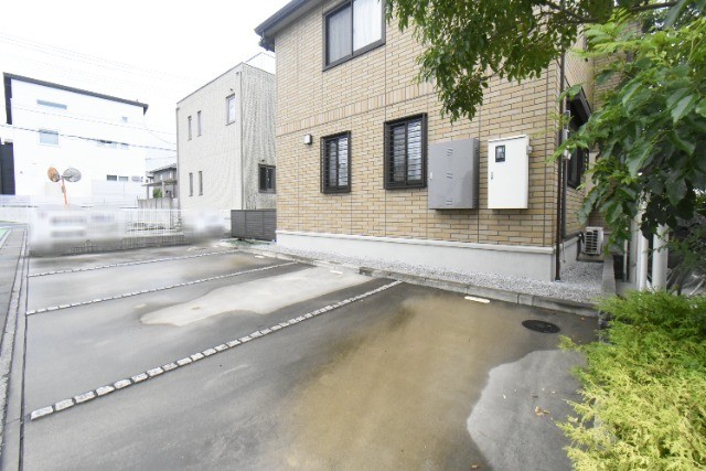 ��ʌ��������܎s������厚�@���̃A�p�[�g�̒��ԏ�