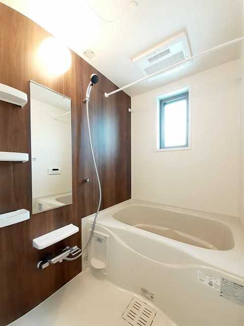 ��ʌ��@�c�s���m�؂Q���ڂ̃A�p�[�g�̃o�X