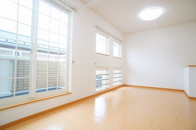 ��ʌ��������܎s�΋�{�{�Q���ڂ̃A�p�[�g�̋��ԁE���r���O